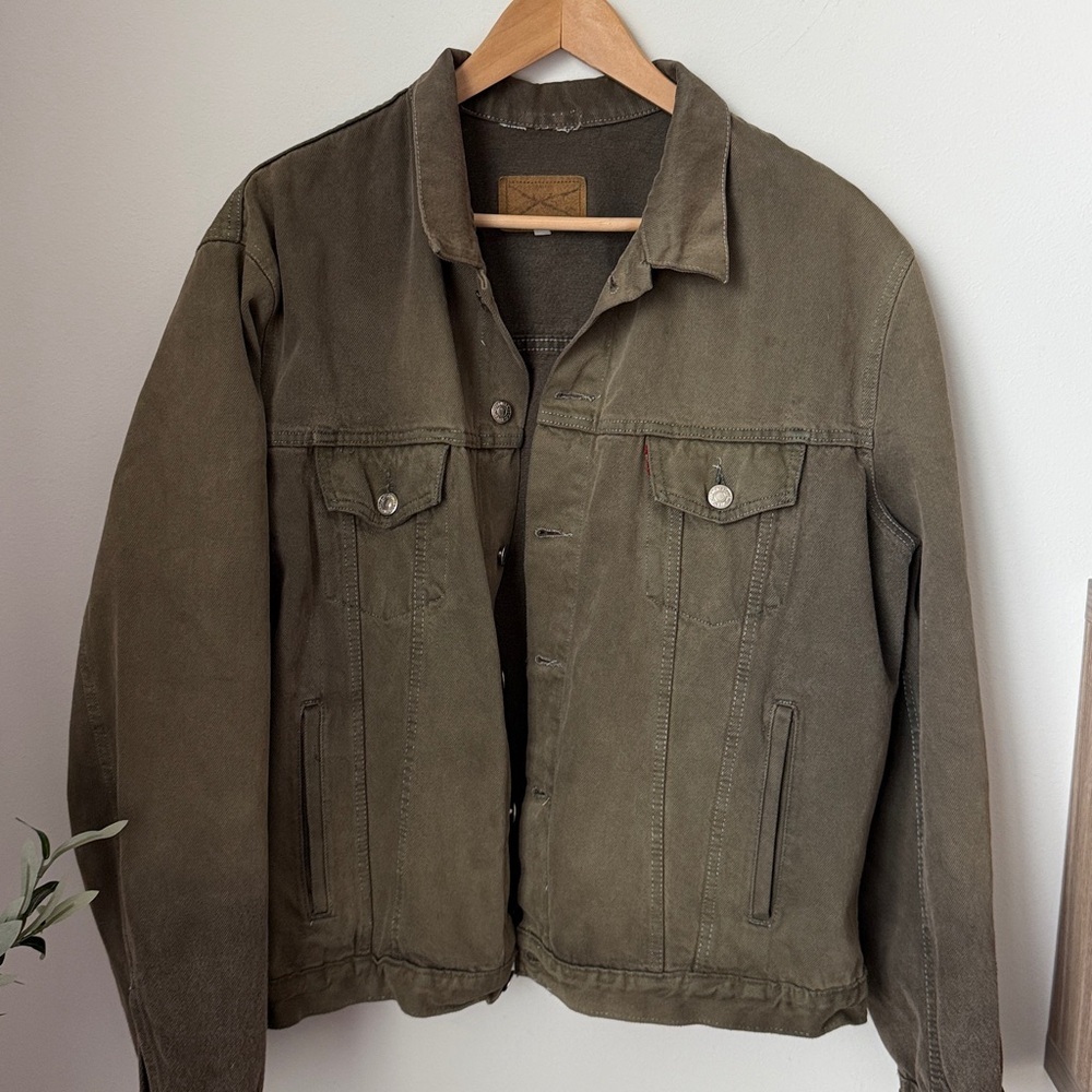 Vintage 80s Levi’s 70506-0250 Olive Green Denim Trucker Jacket Made in Europe